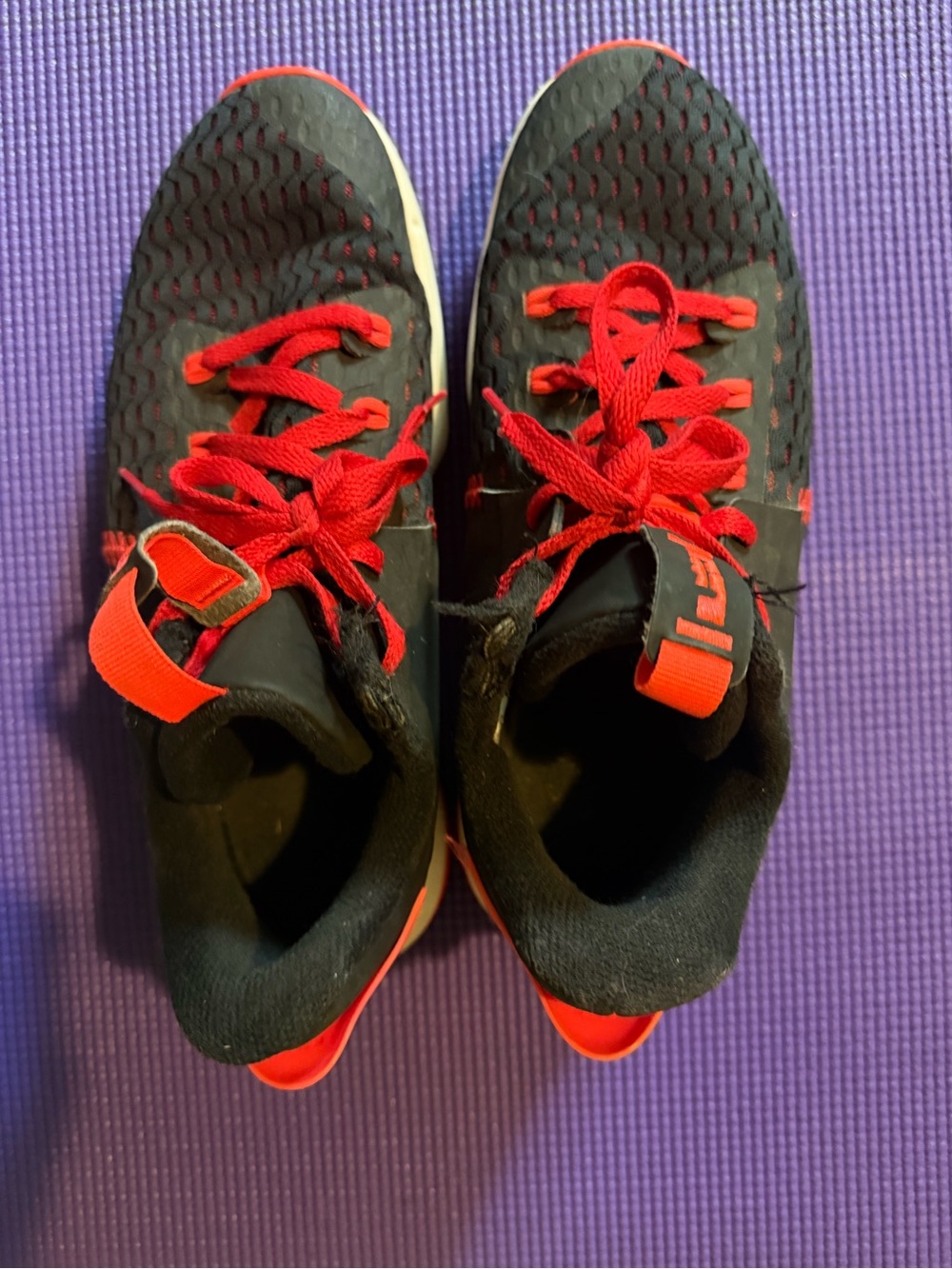 Nike Black and Red Athletic Sneakers - Lightweight Comfort